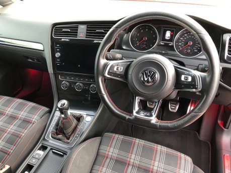 Volkswagen Golf 2.0 GTI LAUNCH Edition 5dr 78000m with 11 services rare 5dr 7