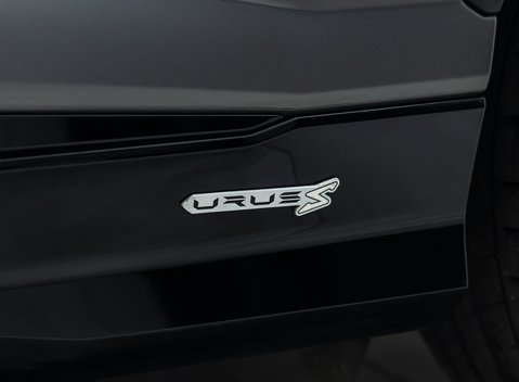 Lamborghini Urus S 32