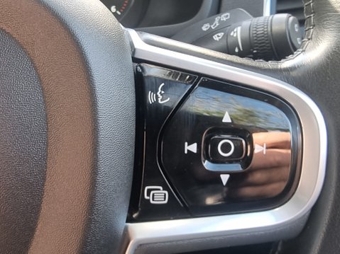 Volvo XC90 D5 POWERPULSE MOMENTUM AWD 57