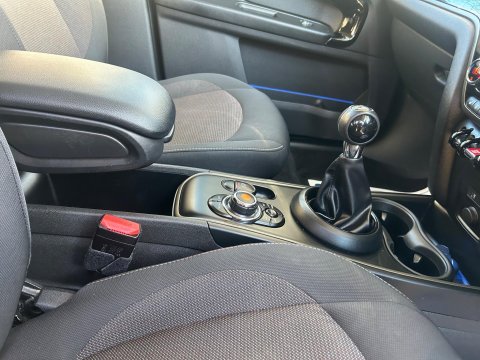 Mini Countryman 1.5 Cooper Classic Euro 6 (s/s) 5dr 16