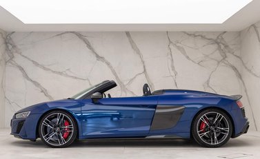 Audi R8 V10 Performance Carbon Black Spyder 3