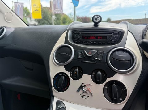 Ford Ka 1.2 Zetec Euro 5 (s/s) 3dr 18