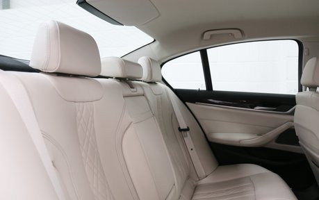 BMW 5 Series 530d xDrive SE MHEV - Nappa Leather, Comfort Plus Pack, Adaptive Cruise, HK 13