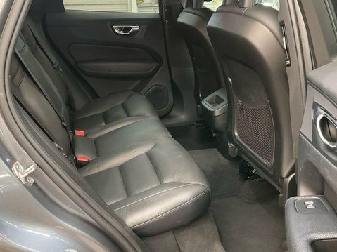 Volvo XC60 2.0 D4 Momentum Pro Auto AWD Euro 6 (s/s) 5dr 8