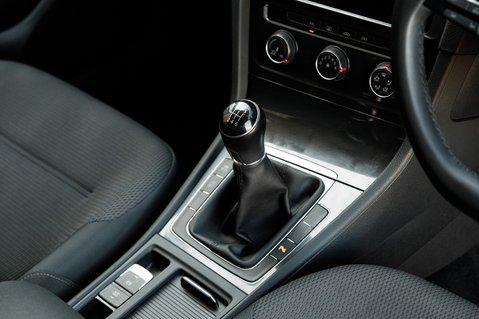 Volkswagen Golf SE NAVIGATION TSI BLUEMOTION TECHNOLOGY 35