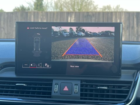 Audi Q5 TFSI QUATTRO S LINE BLACK EDITION 25