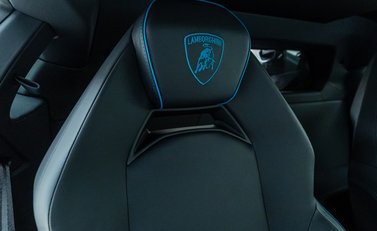 Lamborghini Revuelto 15