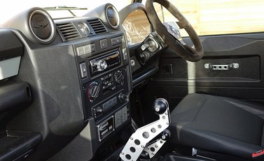 Land Rover Defender 90 Bowler Edition 9