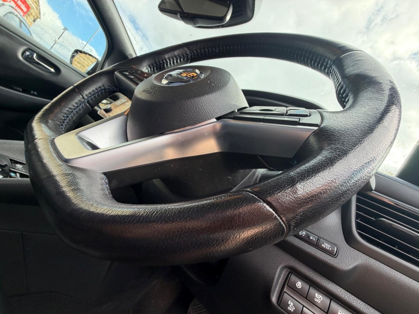 2021 Nissan Leaf — image 14