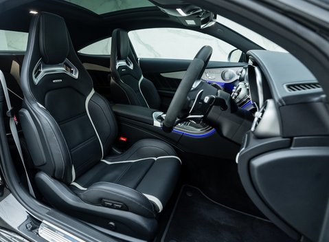 Mercedes-Benz C63 AMG S Coupe 11