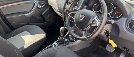 Dacia Duster LAUREATE DCI…AUTOMATIC .1 PREVIOUS OWNER..7 SERVICES..SAT NAV..LEATHER.. 1