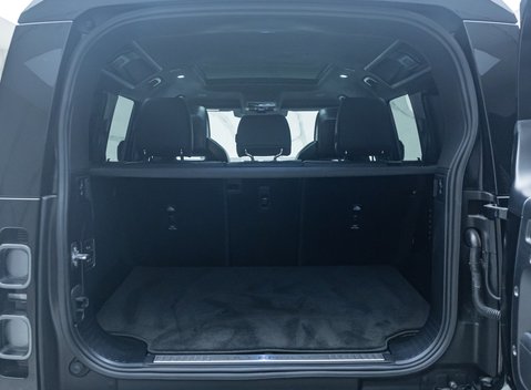 Land Rover Defender OCTA EDITION ONE 38