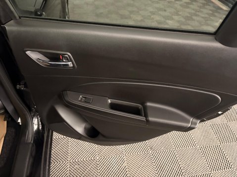 Suzuki Swift 1.0 Boosterjet SZ5 Auto Euro 6 5dr 32
