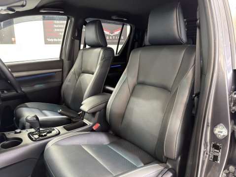 Toyota Hilux INVINCIBLE X 4WD 48V MHEV AUTO 42