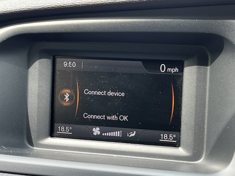 Volvo V40 1.6 D2 SE Hatchback 5dr Diesel Powershift Euro 5 (s/s) (115 ps) 26