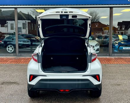 Toyota C-HR 1.8 C-HR-Dynamic HEV CVT 5dr 68