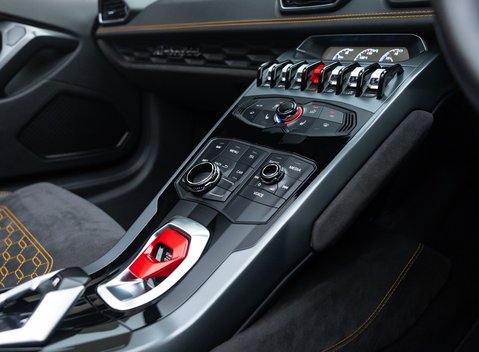 Lamborghini Huracan Spyder LP 580-2 25
