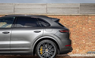 Porsche Cayenne Turbo S E-Hybrid 29