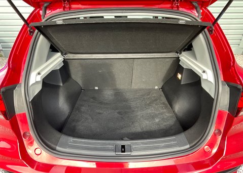 MG ZS EV 72KWH TROPHY 11