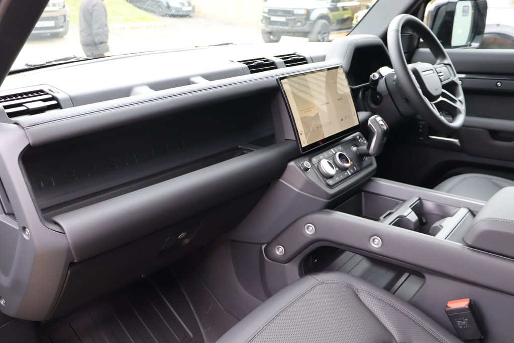 Land Rover Defender 110 D250 HARD TOP X-DYNAMIC  REAR SEAT CONVERSION SEEKER STYLED  20
