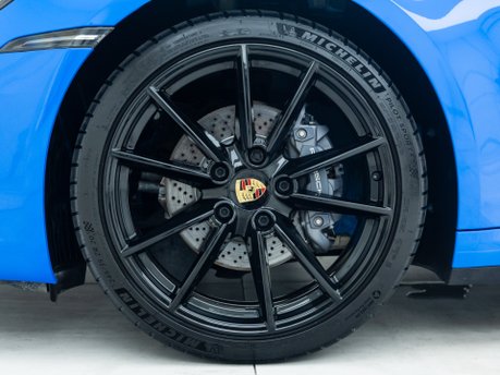 Porsche 911 Carrera (992) 