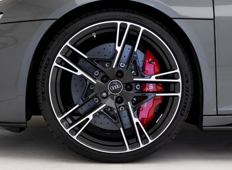 Audi R8 V10 Performance Carbon Black 8