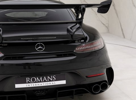 Mercedes-Benz Amg GT Black Series 24