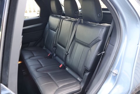 Land Rover Discovery R-DYNAMIC SE MHEV WITH GENUINE REAR SEAT CONVERSION STYLED BY SEEKER  22