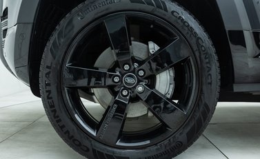 Land Rover Defender 110 D300 X-Dynamic HSE 25