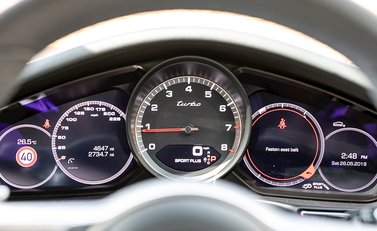 Porsche Panamera Turbo Sport Turismo 14