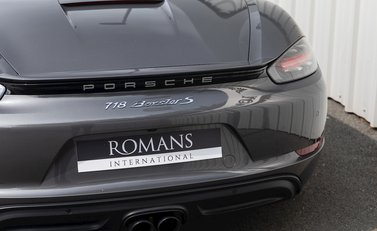Porsche 718 Boxster S 24