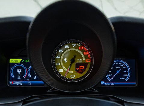 Ferrari F8 SPIDER 24