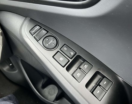 Hyundai IONIQ 1.6 IONIQ Premium SE FHEV Semi-Auto 5dr 73