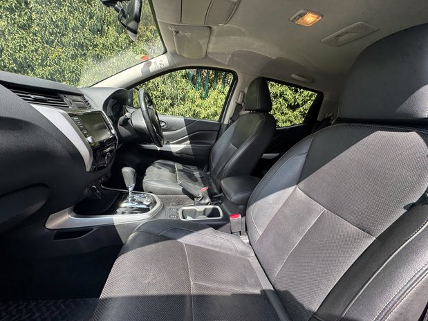 Nissan Navara Tekna | Auto | 2.3 LT | Double Cab | Sensors | Camera | EURO 6 | NO VAT 14