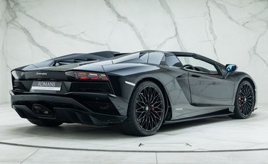Lamborghini Aventador S LP 740-4 Roadster 6