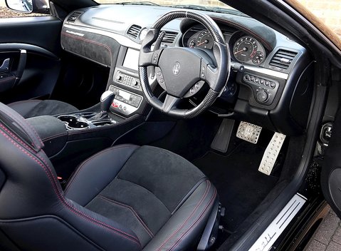Maserati Grancabrio MC 19