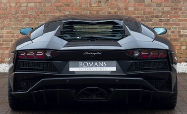 Lamborghini Aventador S LP740-4 5