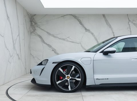 Porsche Taycan 4S 28