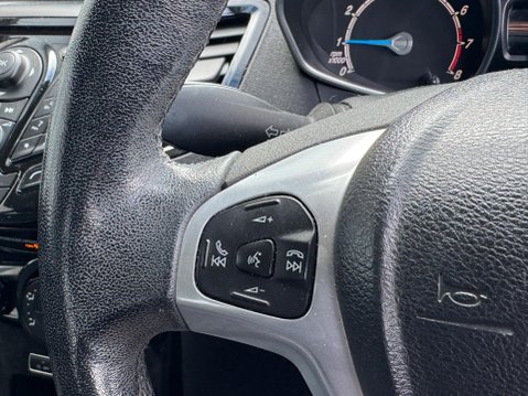 Ford Fiesta 1.0T EcoBoost Zetec Euro 5 (s/s) 3dr 18