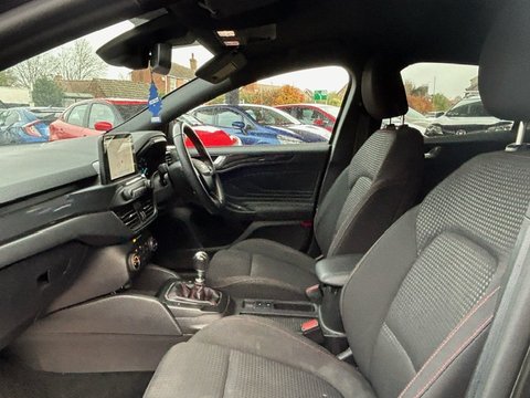 Ford Focus ST-LINE TDCI 9