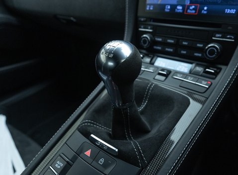 Porsche Cayman GT4 (718) 18