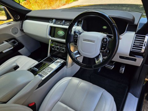 Land Rover Range Rover 3.0 Range Rover Vogue TDV6 Auto 4WD 5dr 15