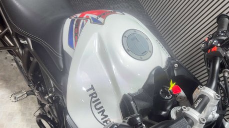 Triumph Tiger 2017 XCA Adventure bike 37K full metal luggage 800cc 39