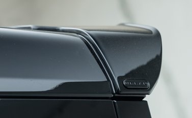 Land Rover Defender 90 V8 P525 URBAN 43