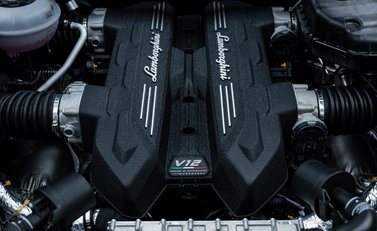 Lamborghini Revuelto 47