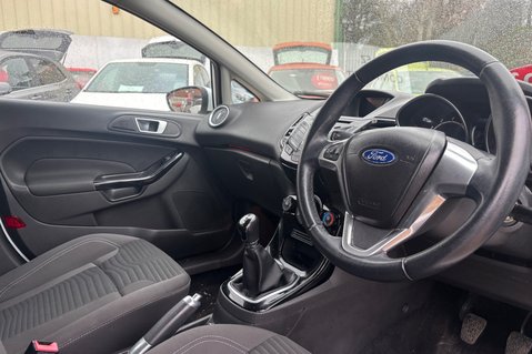 Ford Fiesta ZETEC.. 13 SERVICES.. 1 PREVIOUS KEEPER.. £35 ROAD TAX 18