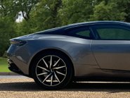 Aston Martin DB11 V12 12