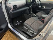 Toyota Yaris Cross EXCEL 43