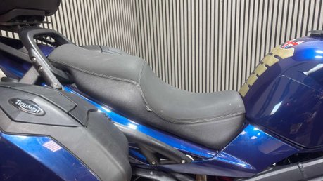 Triumph Sprint 2010 50K NEW MOT FULL LUGGAGE TOURER 1050CC COMMUTER 43