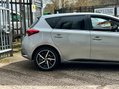 Toyota Auris VVT-I GB25 13